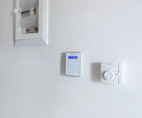 Joy Superior Sea View הרסוניסוס